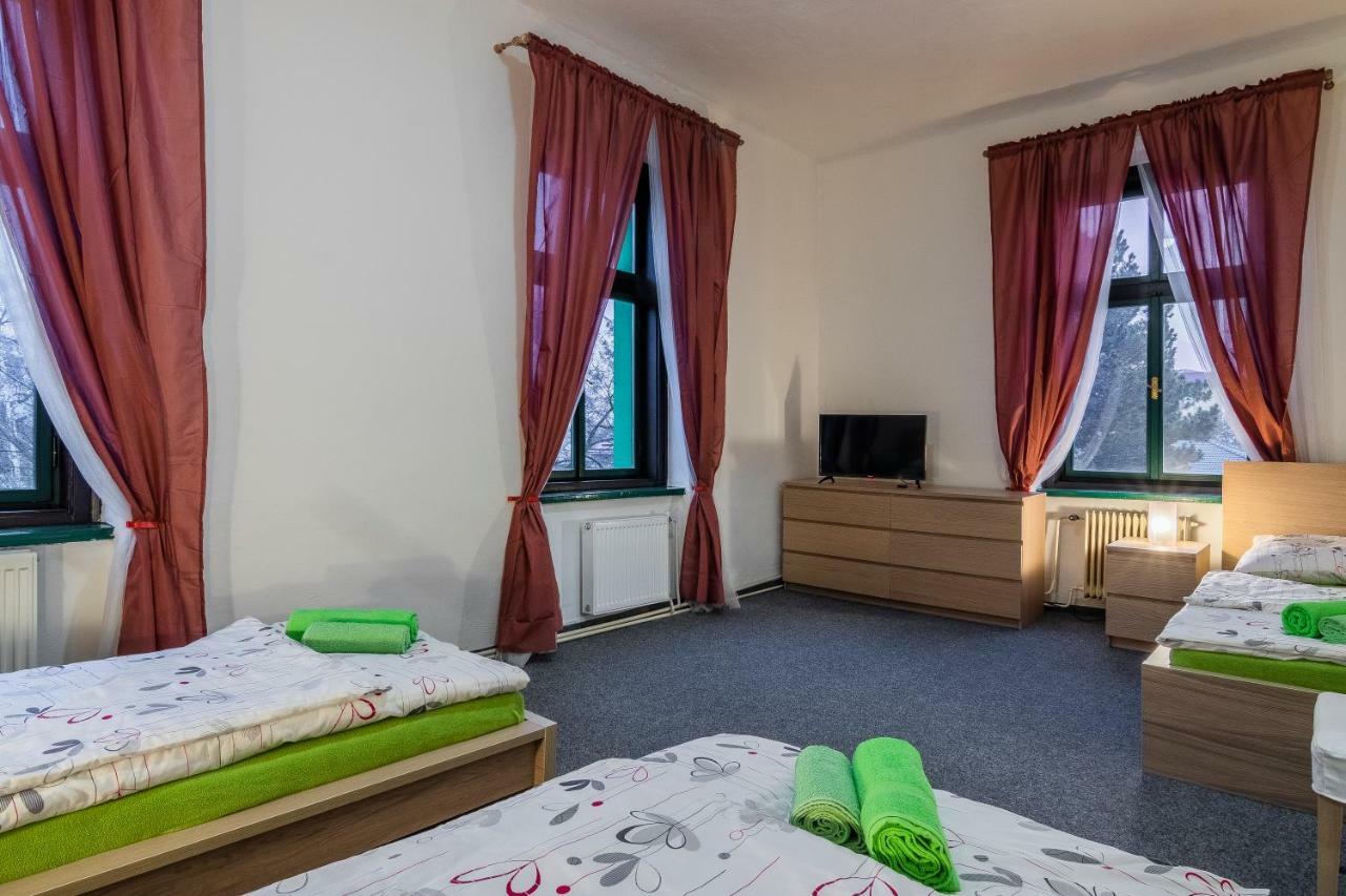 Hotel*** Cesky Dum Хомутов Экстерьер фото